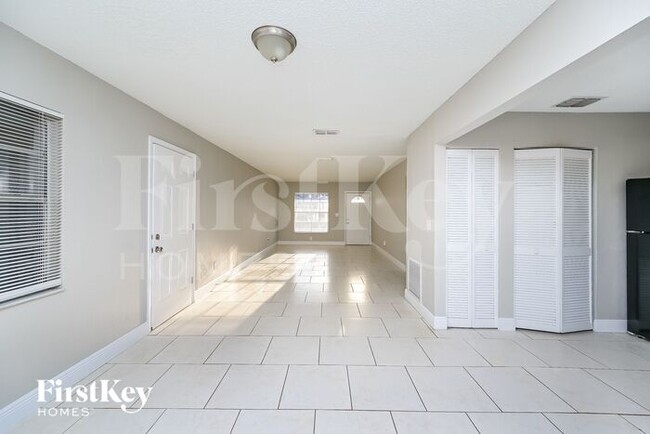 Building Photo - 2503 Mary Sue St