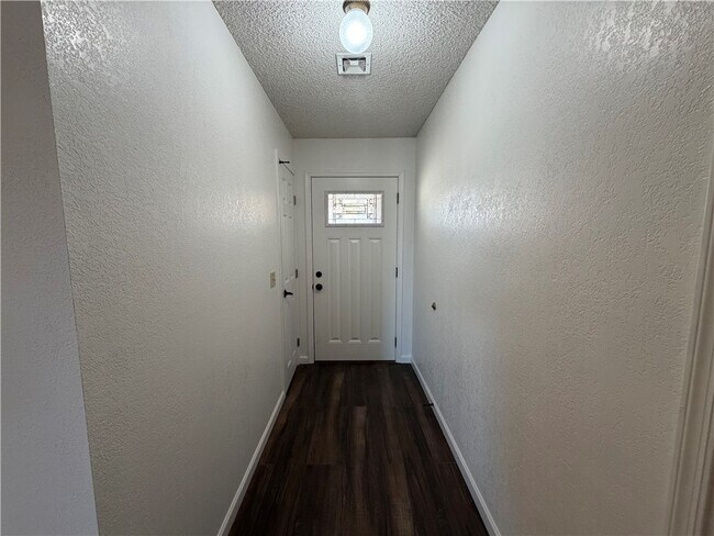 Building Photo - 883 Los Flores St