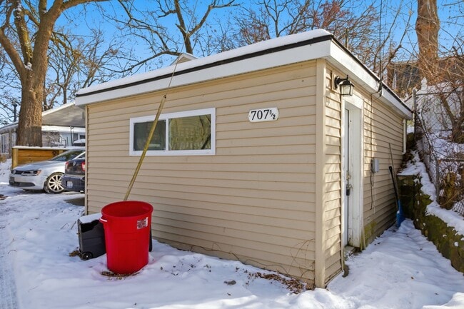 Building Photo - Charming 1-Bed, 1-Bath ADU in Lake Orion!