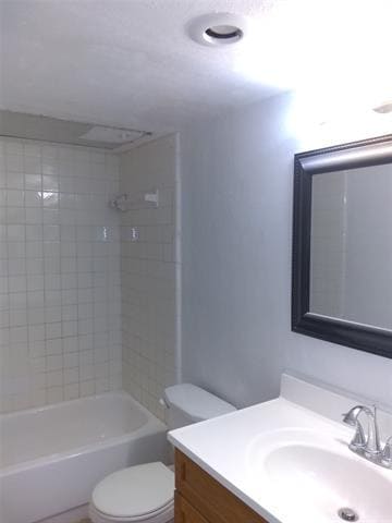 Building Photo - 733 Arrowhead Cir