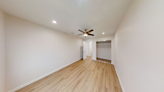 Building Photo - 4BD/2BA on West Falls! (Lease out, pending...