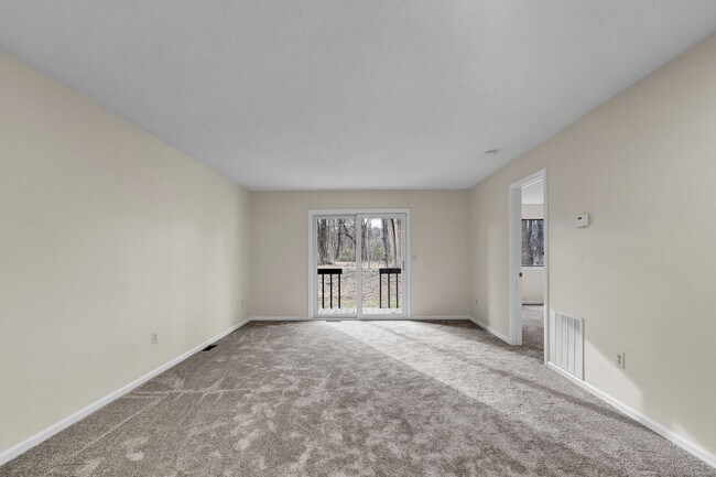 Building Photo - 42 Simsbury Landing