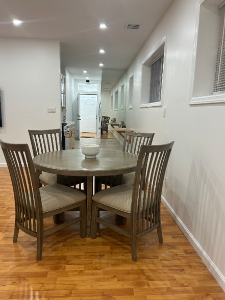 Building Photo - 68-43 Jay Ave