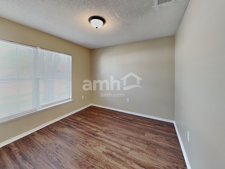 Building Photo - 1468 Carey Glen Cir