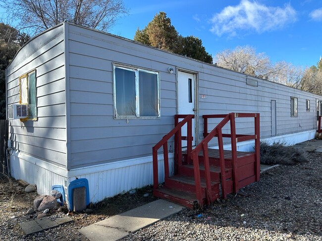 Building Photo - 1 Bedroom 1 Bathroom Mobile Home Duplex lo...