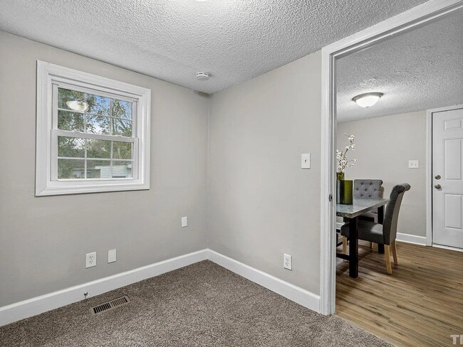 Building Photo - 3 Bedroom Single Family Home in Raleigh