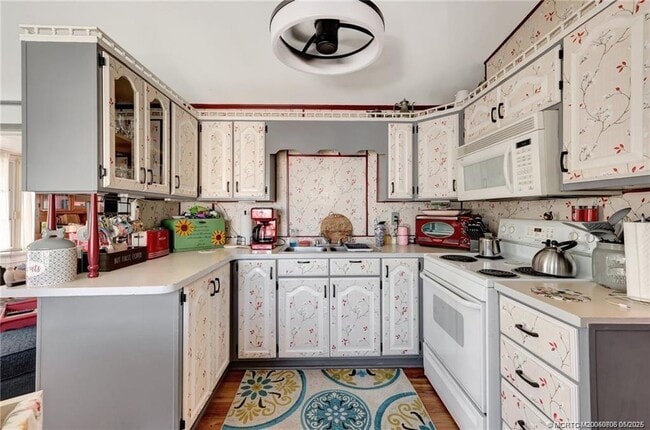Building Photo - 976 Nettles Blvd