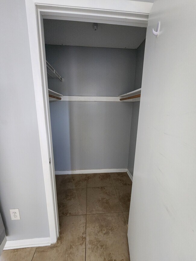 Building Photo - 455 Alt 19