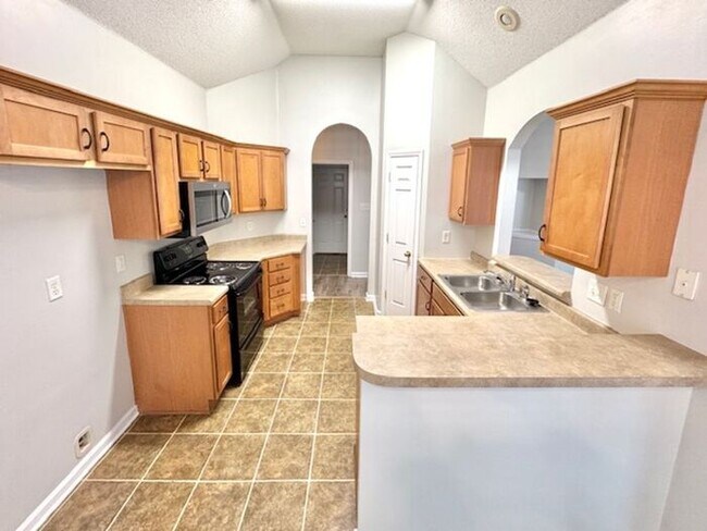 Building Photo - Cordova- Great Location- 3 bedroom/2bath h...