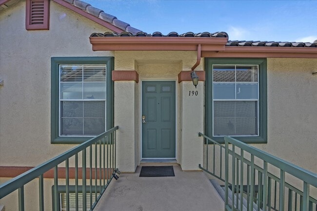 Building Photo - 10820 Sabre Hill Dr