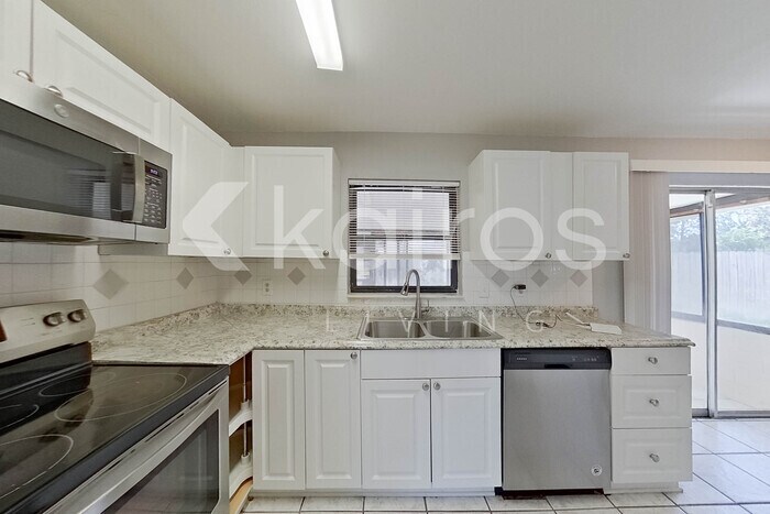 Building Photo - 1635 Jamaica St