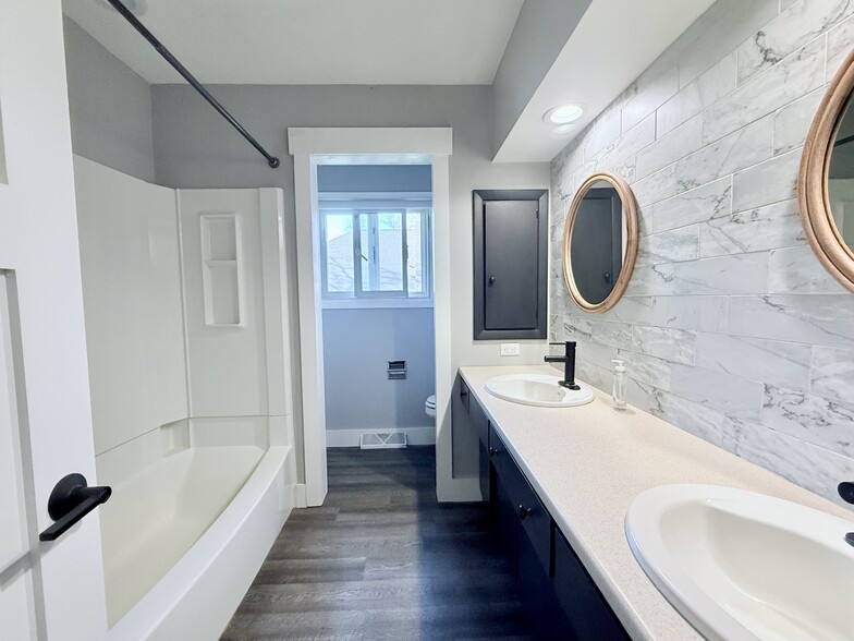 Bath #1 - 2105 Parrish St