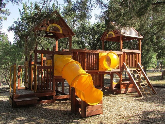 Building Photo - 7221 Trident-SI ID1521782P