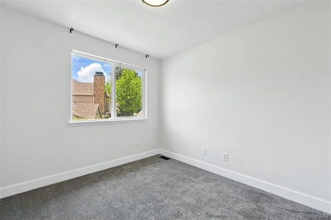Building Photo - 1203 S Zeno Way