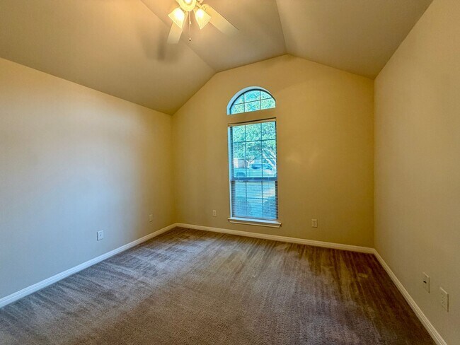 Building Photo - 602 Park Wood Circle