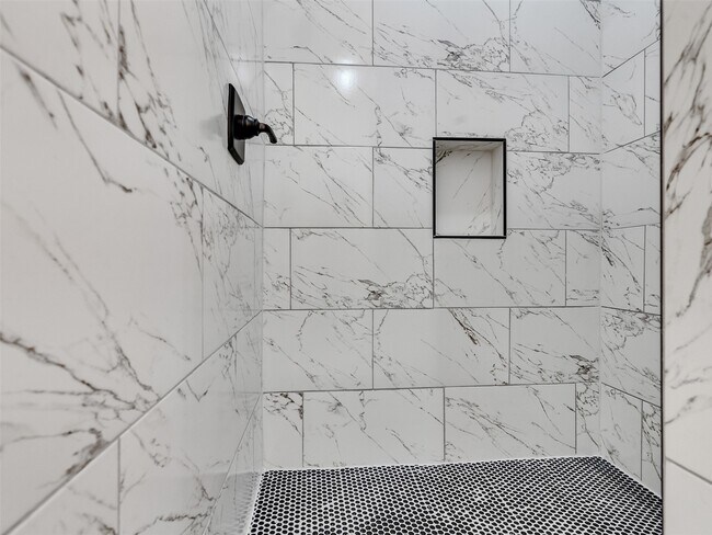 Building Photo - 4421 Reed Rd