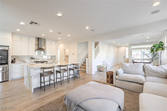 Building Photo - 5404 Avent Ferry St