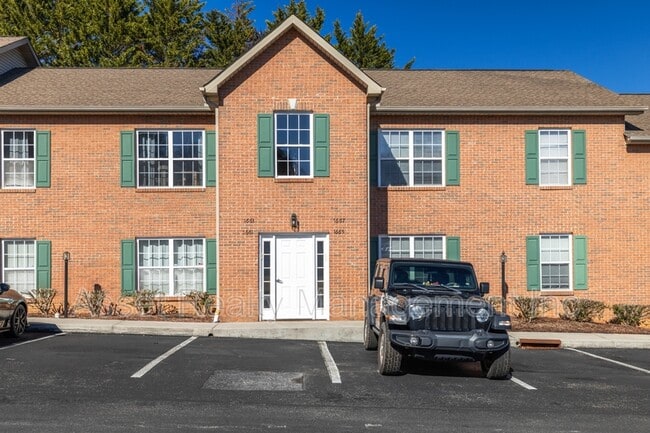 Building Photo - 1667 Maple View Way