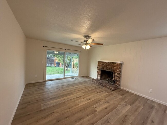 Building Photo - Fully remodeled single story located in La...