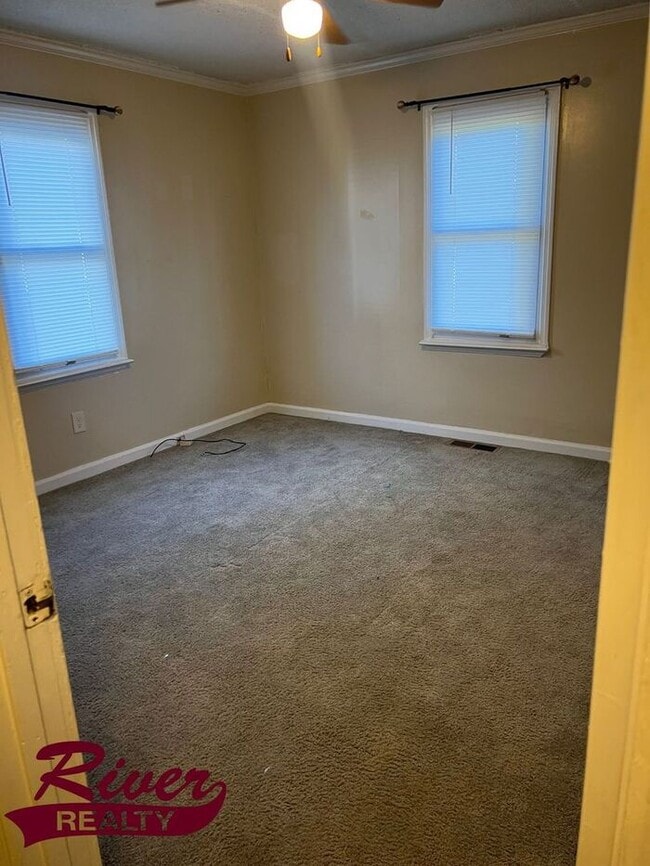 Building Photo - 2114 Telfair St