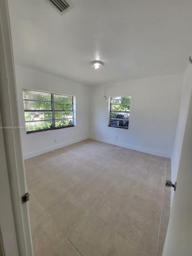 Building Photo - 642 NW 77th St