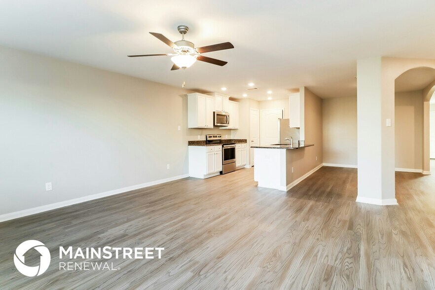 Building Photo - 23014 Bellini Dr