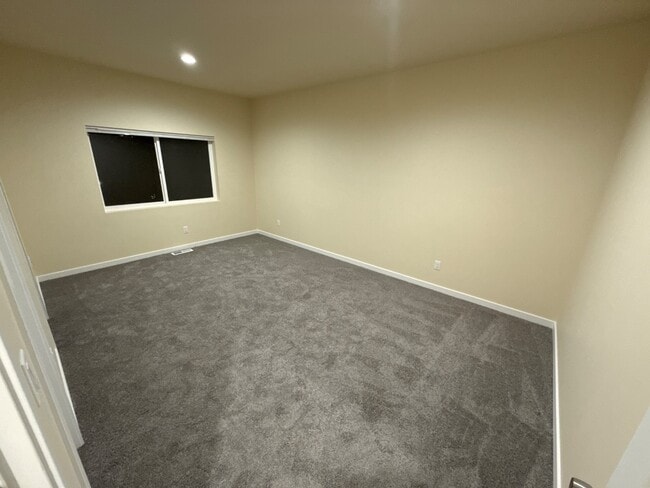 Building Photo - 9007 Nafizah Way