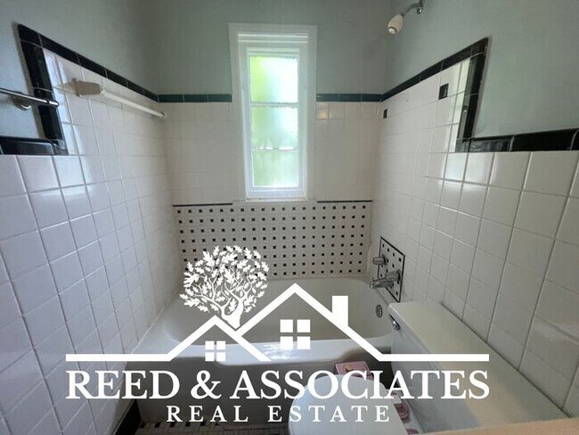 Building Photo - Updated Home Located in Berclair Area~