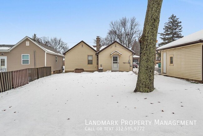 Building Photo - 6 E Eureka Dr