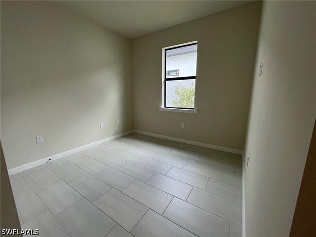 Building Photo - 2122 Yellowfin Cir