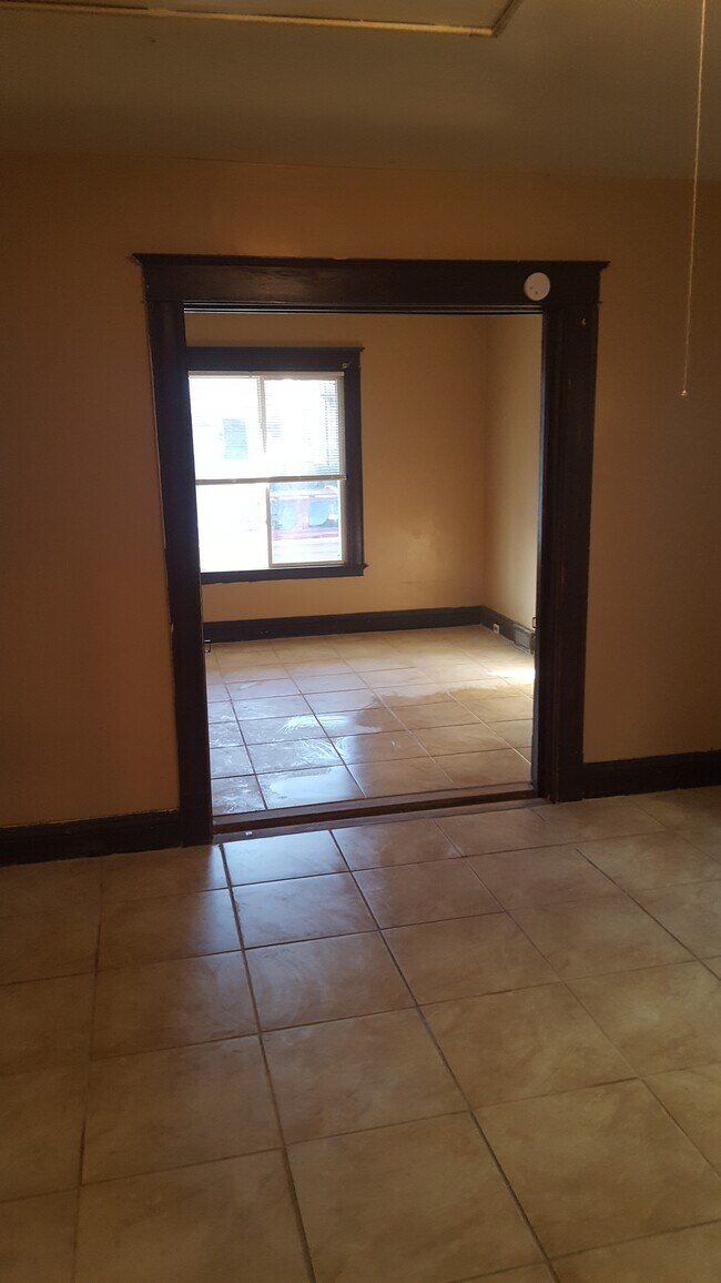 Building Photo - 459 9th St