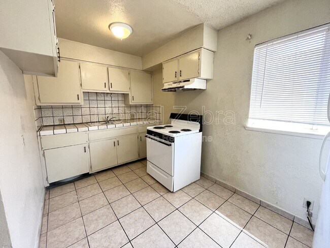 Building Photo - 1114 I St