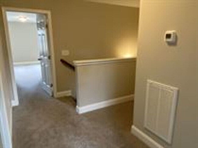 Building Photo - 247 Claremont Ct