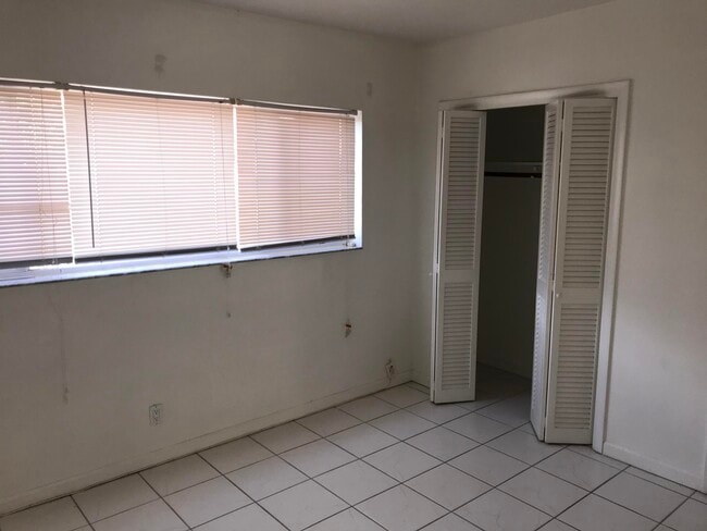 Building Photo - 2309 S Federal Hwy