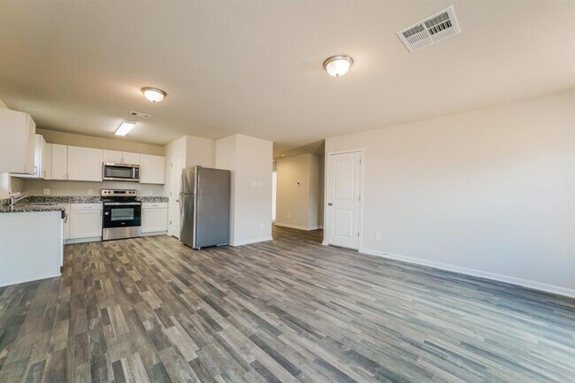 Building Photo - 15774 Del Norte Dr