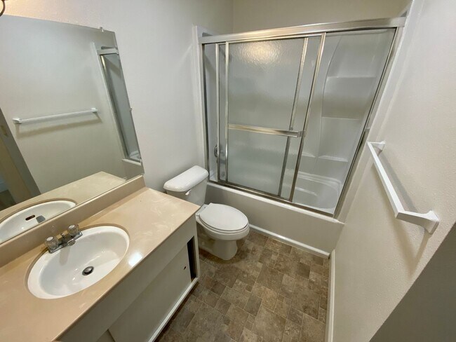 Building Photo - 310 N Civic Dr