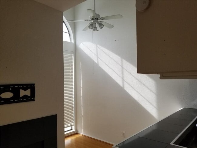 Building Photo - 4203 Holland Ave