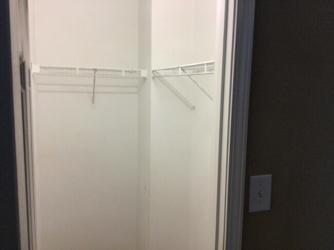 Building Photo - 555 Rockbridge Dr
