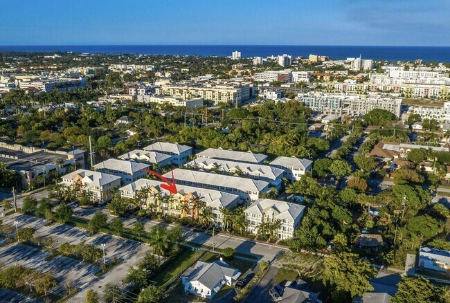 Building Photo - 111 SW 2nd Ave