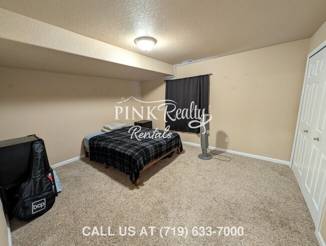 Building Photo - 8377 Freestar Way