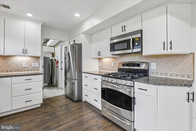 Building Photo - 13228 Pleasantview Ln