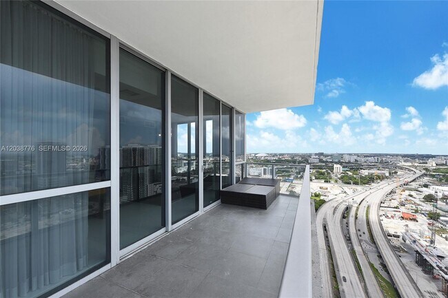 Building Photo - 1100 Biscayne Blvd