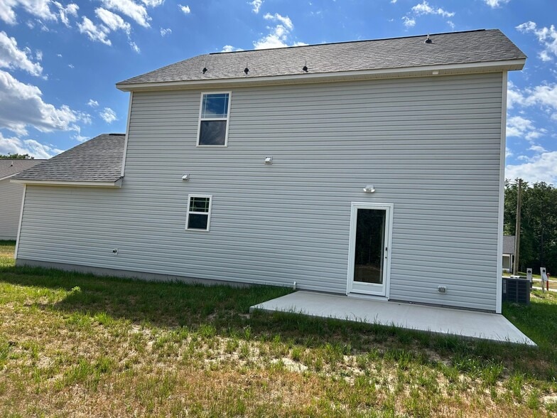 Building Photo - 402 Grand Oaks Dr