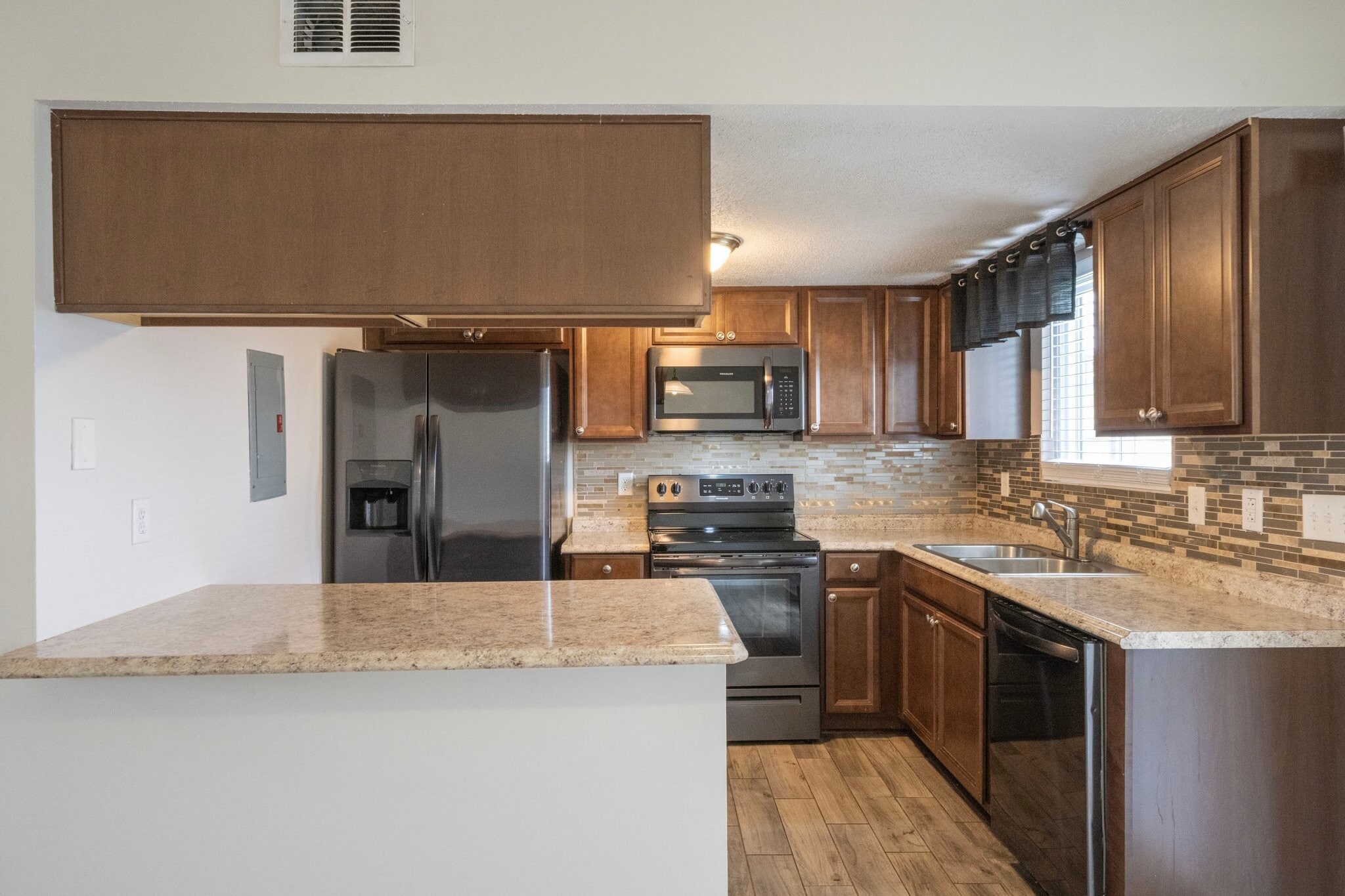 Building Photo - 2922 Ormond Ave