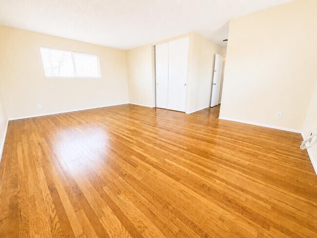 Building Photo - 137 Washington Dr