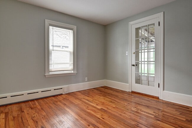 Building Photo - 317 Elmwood Ave