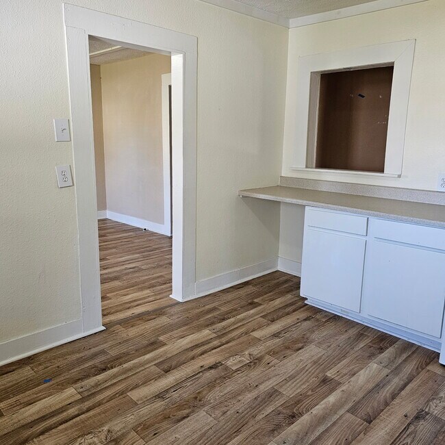 Building Photo - 5051 State Hwy 135 N