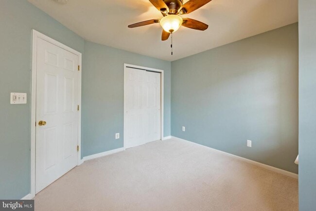 Building Photo - 3385 Beechcliff Dr