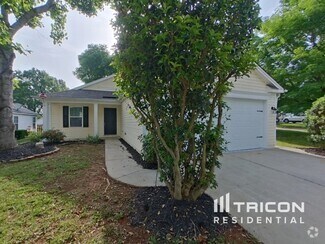 Building Photo - 3036 Parade Ln SW