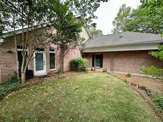 Building Photo - 8601 Harvest Ridge Dr